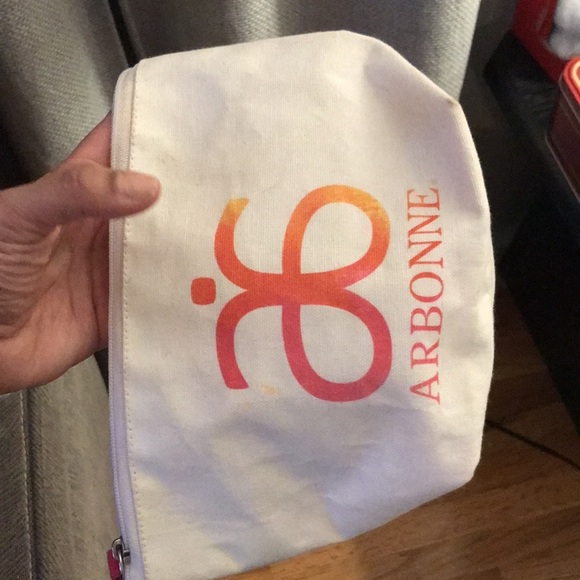 Arbonne make up bag - Picture 3 of 4